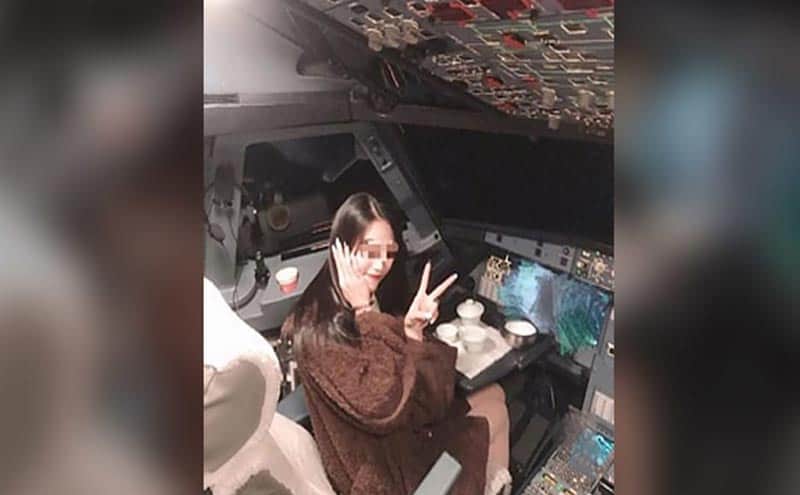  Chine : Un pilote suspendu pour avoir laissé entrer une passagère dans le cockpit
