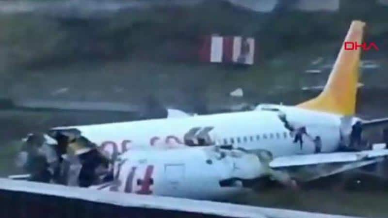  Vidéo: Un avion sort de piste et se brise en deux à Istanbul