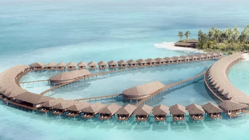  Un couple de touristes confinés seuls dans un hôtel de luxe aux…Maldives