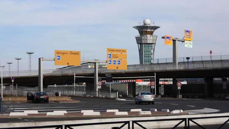  Aéroport d’Orly: Interpellés avec de faux actes de décès