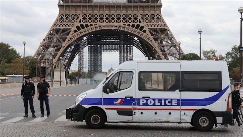  France: Le couvre-feu avancé à 18h00 dans 15 départements