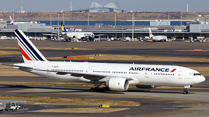  Air France: Un avion atterrit en urgence  après une explosion
