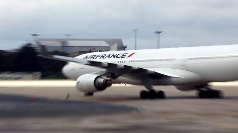  France: Le moteur d’un avion d’Air France prend feu