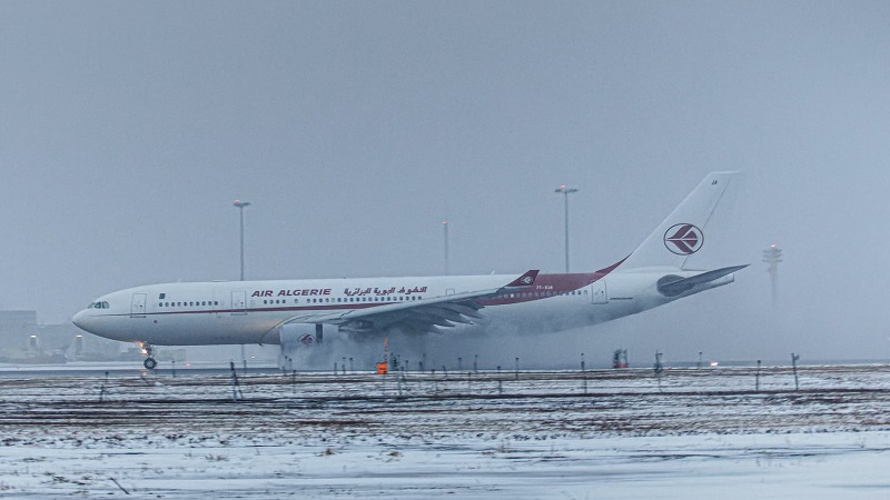  Montréal: Atterrissage difficile pour un avion Air Algérie