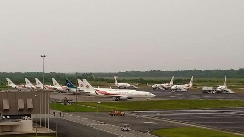 Cameourn: Les avions d’Air Algérie à l’aéroport de Douala