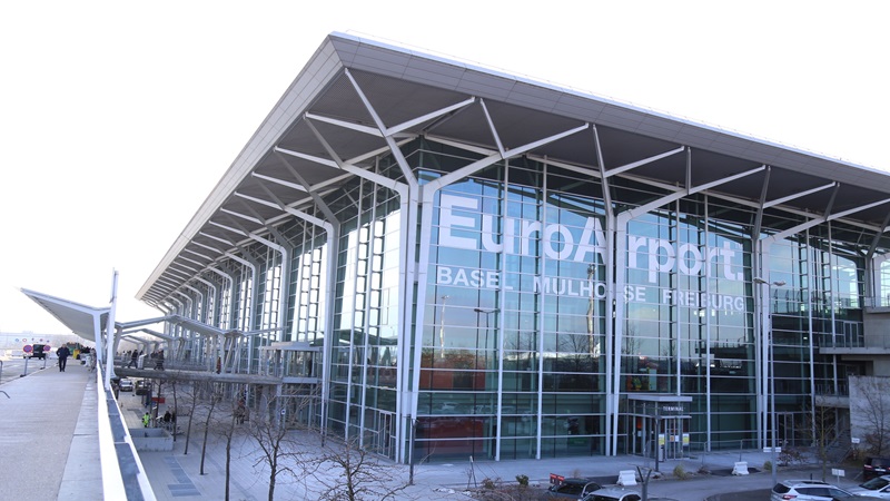  Aéroport Mulhouse: Vols suspendus après une alerte à la bombe