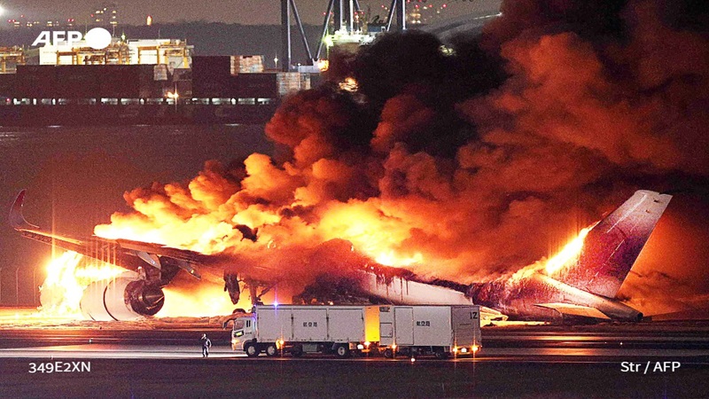  Japon: Un avion a pris feu peu après son atterrissage