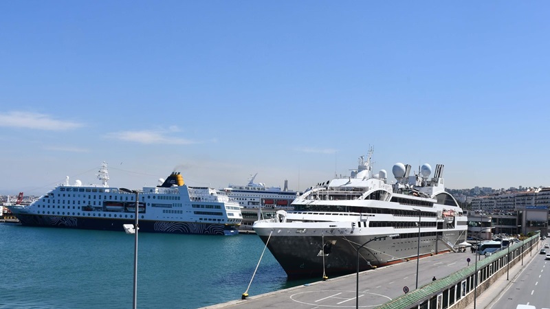  Tourisme: Deux navires de croisière accostent au port d’Alger