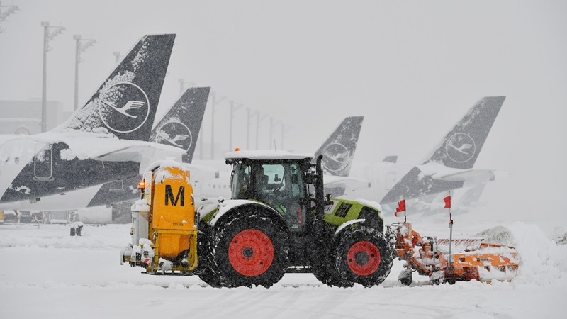  Tempête de neige: Trafic toujours perturbé à l’aéroport de Munich